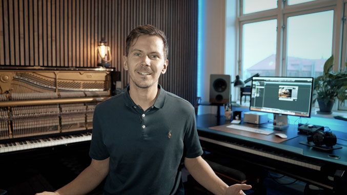 A self-taught Dane pianist with over 1,400,000 subscribers on YouTube